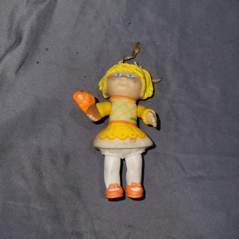 VTG 1984 Cabbage Patch Kids Doll Poseable Figure Emelda Faith Collectible